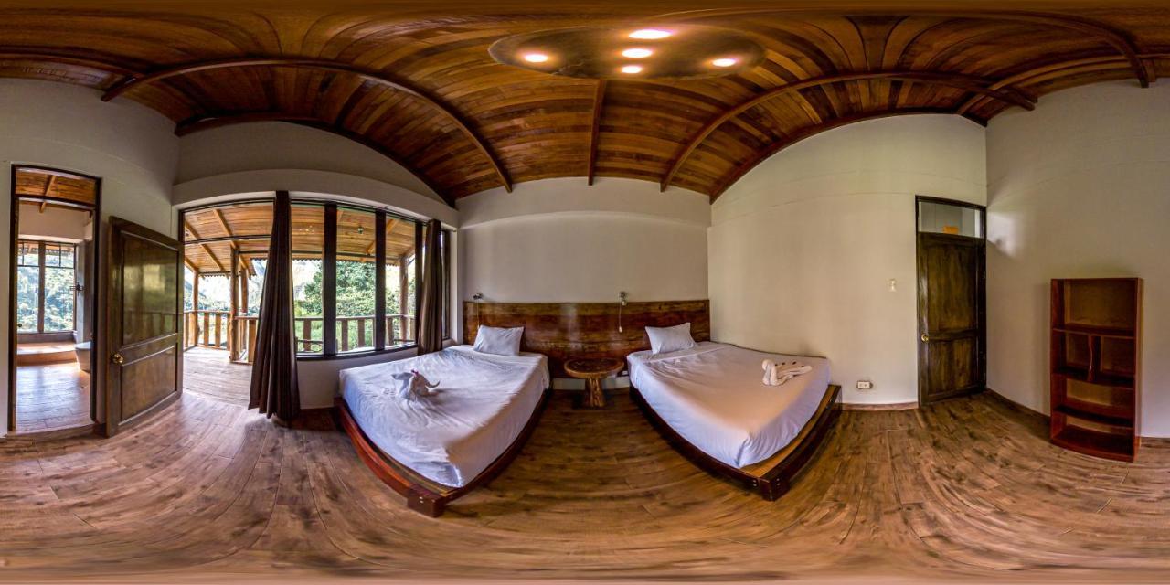 Vertikal Lodge Santa Teresa  Exteriör bild
